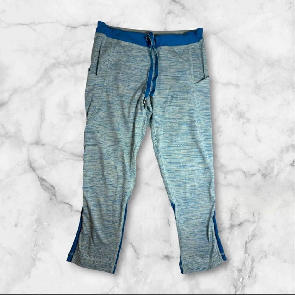 Lululemon Size 4 18" Blue Leggings